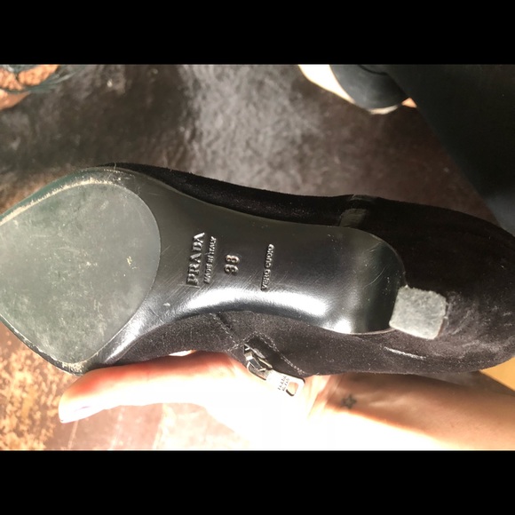 Beautiful suede heeled Prada tall boot - Picture 6 of 6